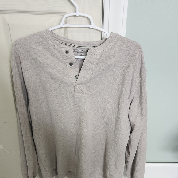 Faded Glory Light Gray Henley Top - Picture 1 of 2